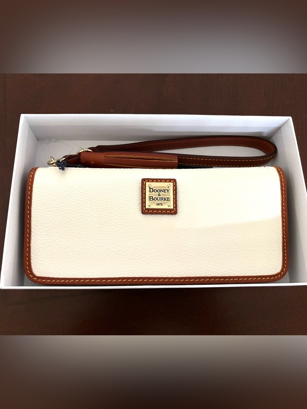 New w/Tags Dooney & Bourke Kirby Leather Wristlet Wallet Clutch